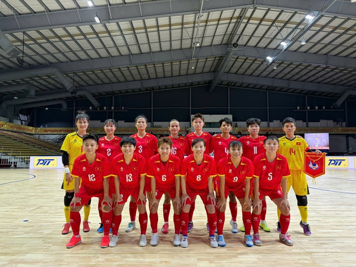 Thùy Trang khai thông bế tắc, futsal nữ Việt Nam hạ đẹp Indonesia