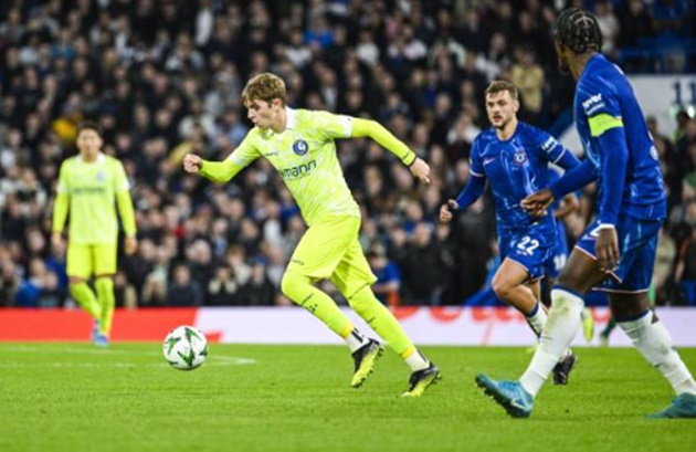 Hậu vệ toàn năng của Chelsea